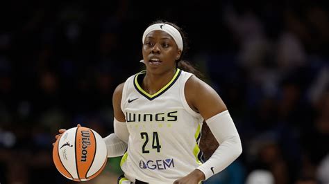 el wings|Dallas hosts Las Vegas after Ogunbowale’s 33.